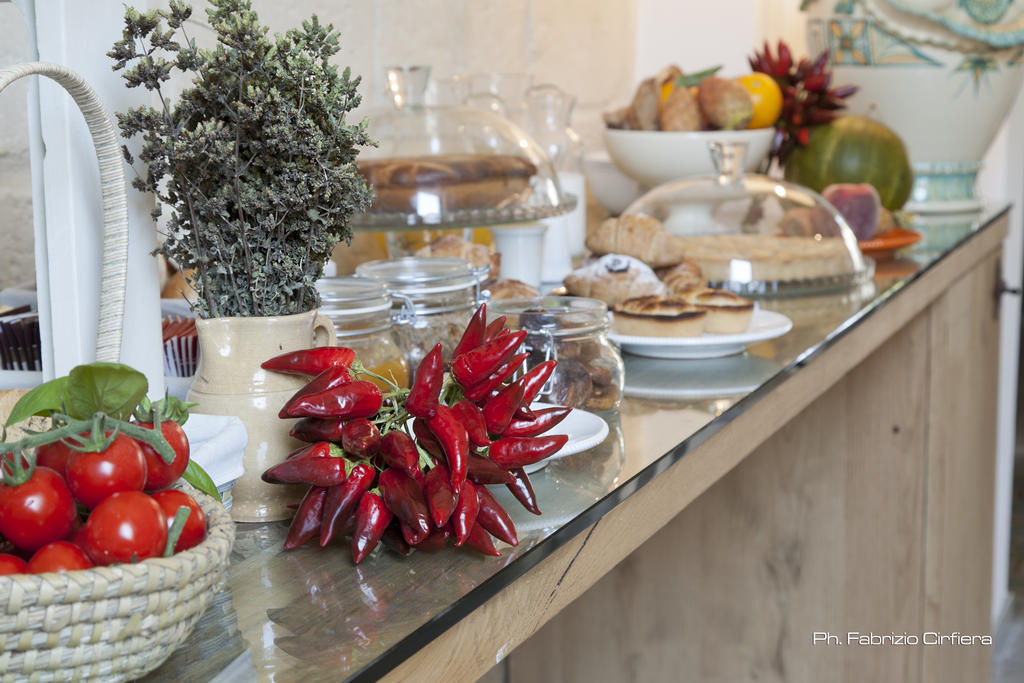 Bed and Breakfast Palazzo Dei Dondoli Lecce Zewnętrze zdjęcie